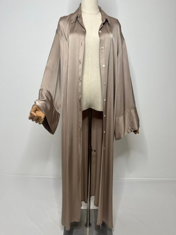 A6FE0D1E-18ED-48F0-AFE5-E7FD5FE89AE4 Abaya satinée